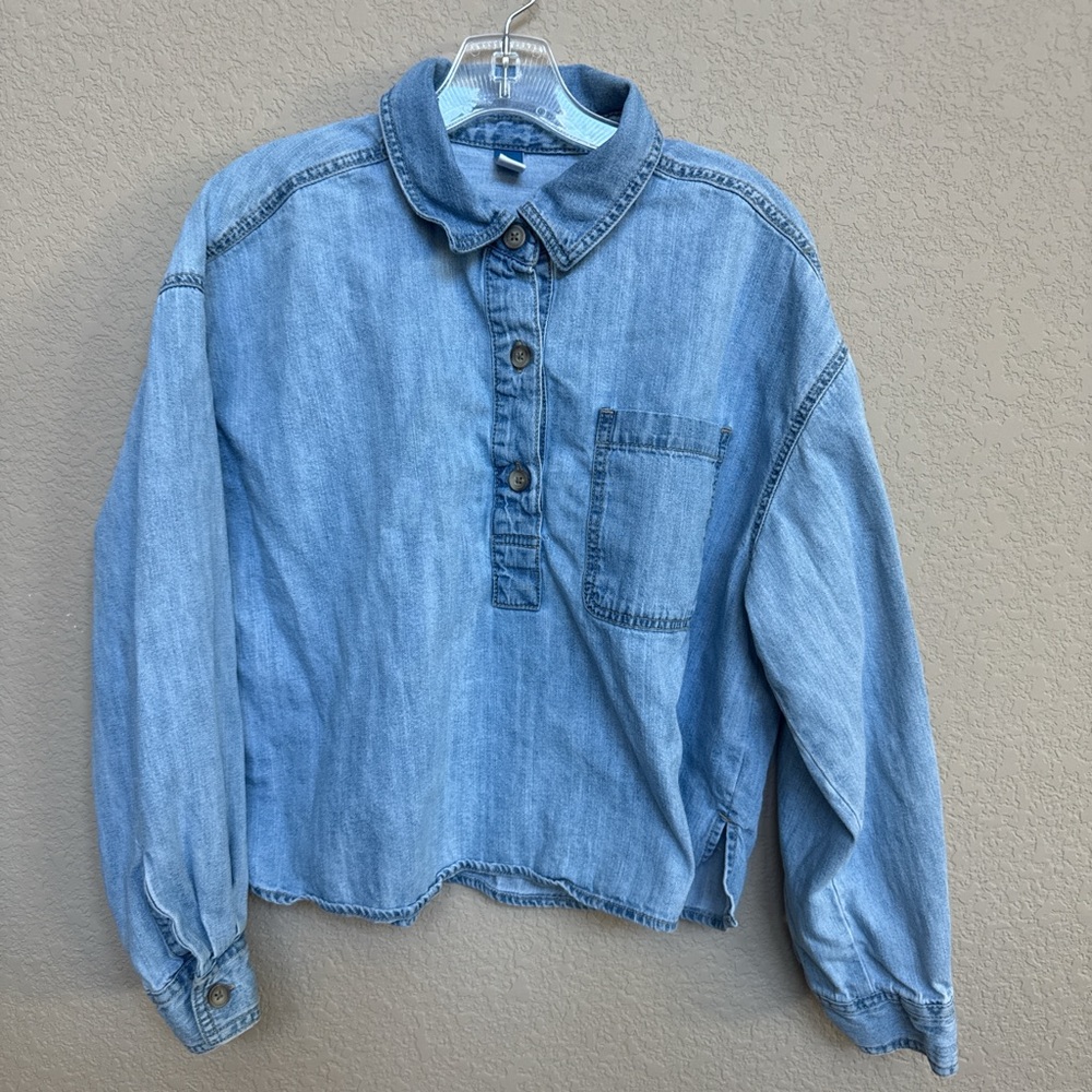 Old Navy Chambray Denim Pullover Shirt | Size L | Slightly Cropped | Like New